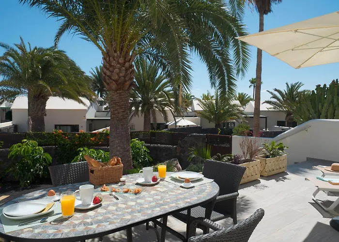 Irene Lanzarote En En Complejo Con Piscina Comunal Costa Teguise