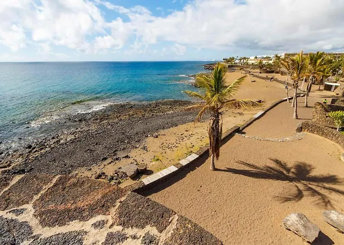 Irene Lanzarote En En Complejo Con Piscina Comunal Costa Teguise